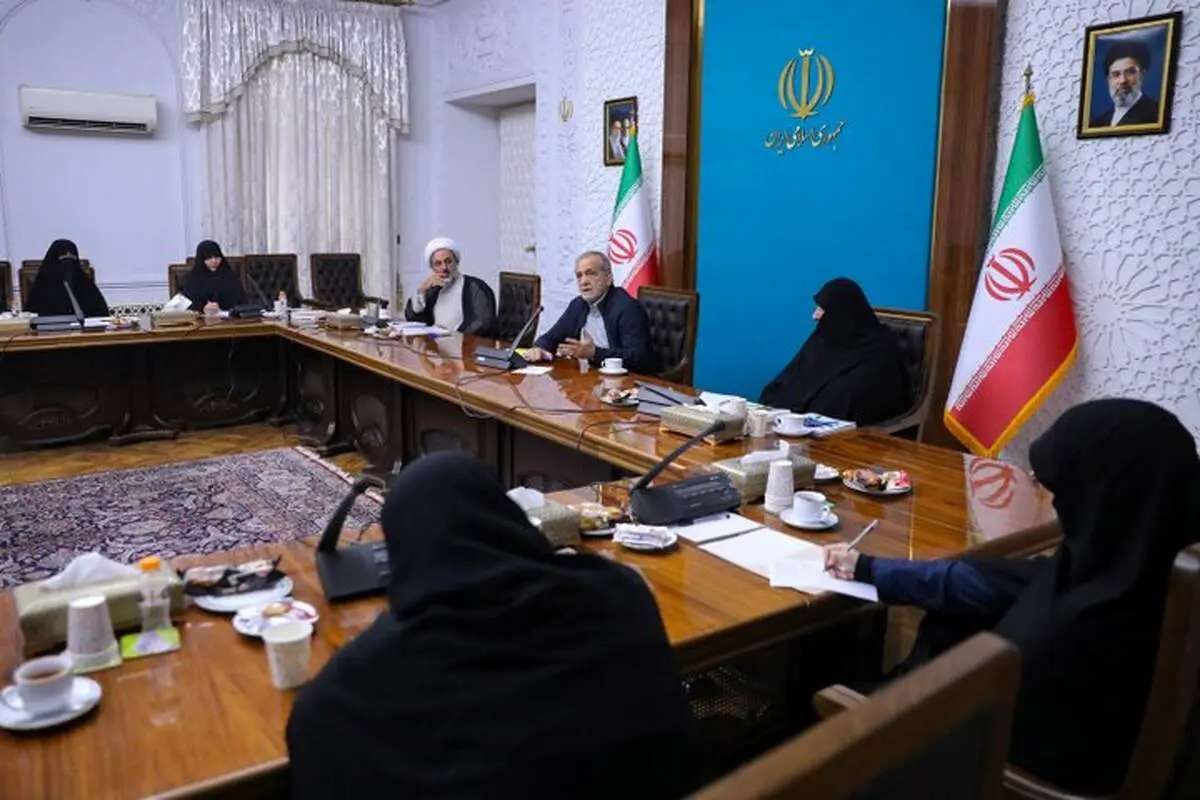 پزشکیان: آیا می‌توان با دعوا و برخورد، باور و اعتقاد را به نسل جدید منتقل کرد؟