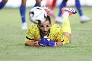  گلر استقلال ایران را ترک کرد 