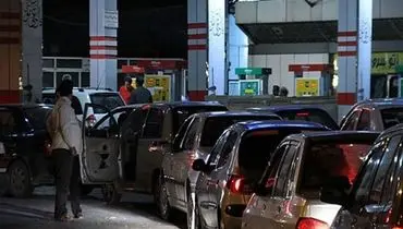 صف های طولانی در پمپ بنزین ها در پی حمله ایران به اسرائیل+ فیلم