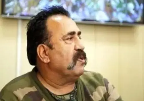 استوری اکبر عبدی در حمایت از علی دایی