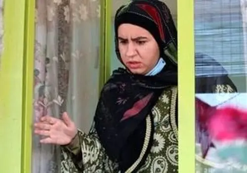 استایل تمام مشکی روناک نون خ در لوکیشن خاص/عکس