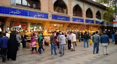 تصاویری بی رمق از بازار بزرگ تهران و مردمی که تنها رهگذرند!
