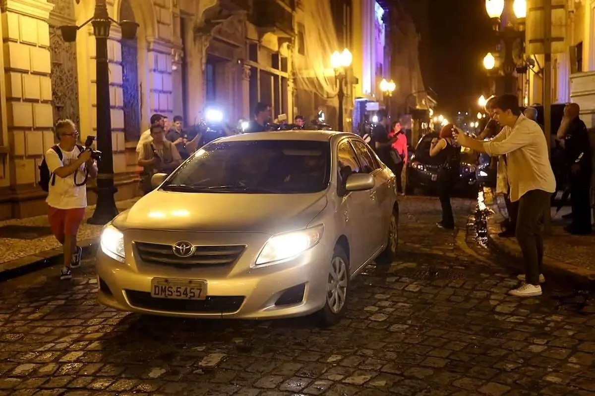 ستاره مشهور فوتبال بازداشت شد