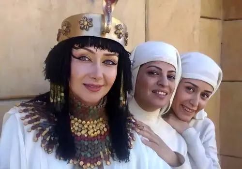 وداع تلخ فریبا مرتضوی با روح‌انگیز شمس / اشک‌های بی‌امانِ ستاره «یوسف پیامبر» در سوگِ بانویِ شورای صیانت