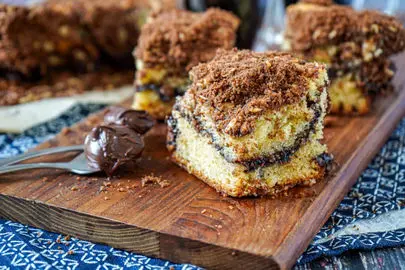 کیک دارچینی با استروزل شکلاتی؛ طعمی متفاوت و جذاب

