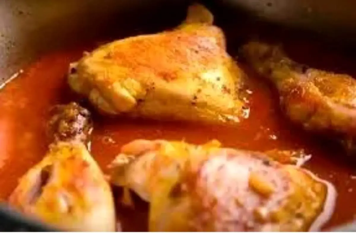 آموزش پخت خورش مرغ و گوجه/ یک غذای فوری و راحت برای روزهای شلوغ!