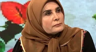 «گیتی خامنه» مجری مشهور تلویزیون در 29 سالگی؛ سال 1372 