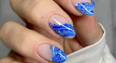 ترندهای طراحی ناخن ۲۰۲۵؛ از کروم طلایی تا پوست کروکودیل+تصویر