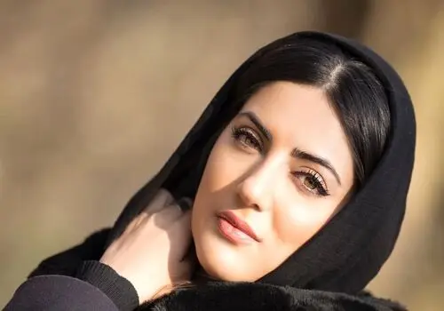 هلیا امامی در یک مکان عجیب و جالب!+ عکس