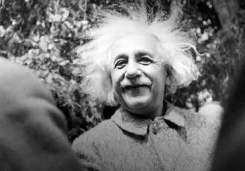 تصویر جالب اینشتین ۹ ساله در کنار خواهرش