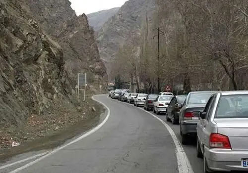 یک کشته در اثر ریزش سنگ در جاده چالوس