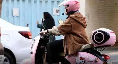 موتورسواری بانوان تعلیق شد؟