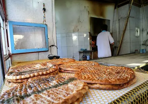 لحظه پرش چریکی فرماندار به داخل نانوایی متخلف! + فیلم