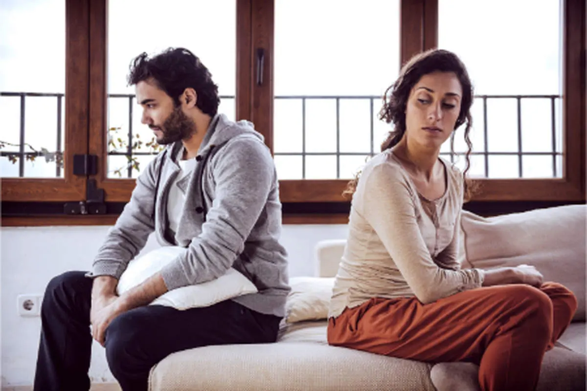 چگونه مشکلات جنسی را با همسر مطرح کنیم؟ راهنمای کامل زوج‌ها