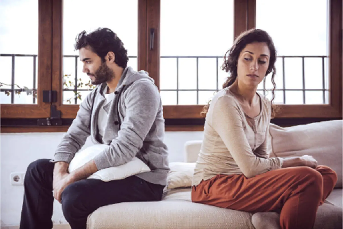 چگونه مشکلات جنسی را با همسر مطرح کنیم؟ راهنمای کامل زوج‌ها