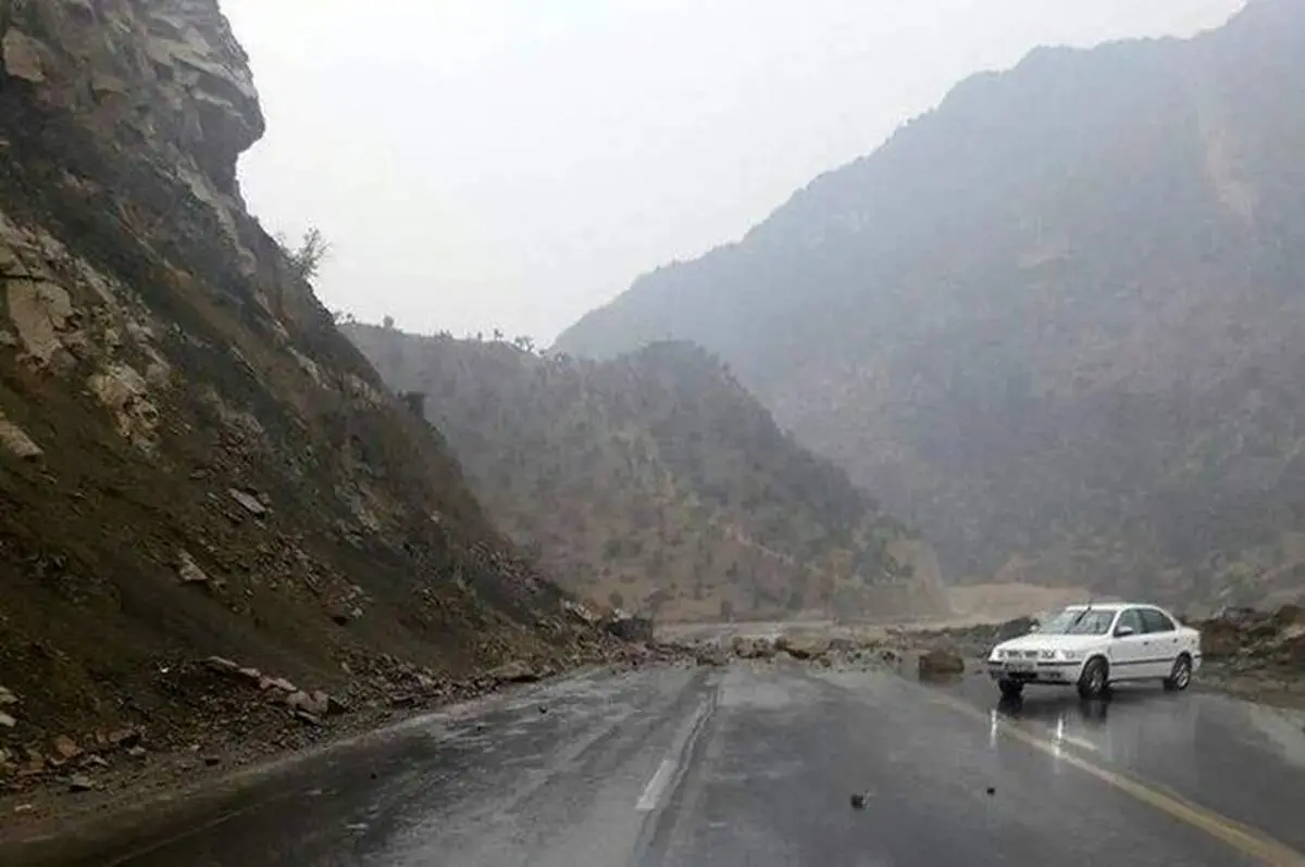 این محور مواصلاتی مسدود شد