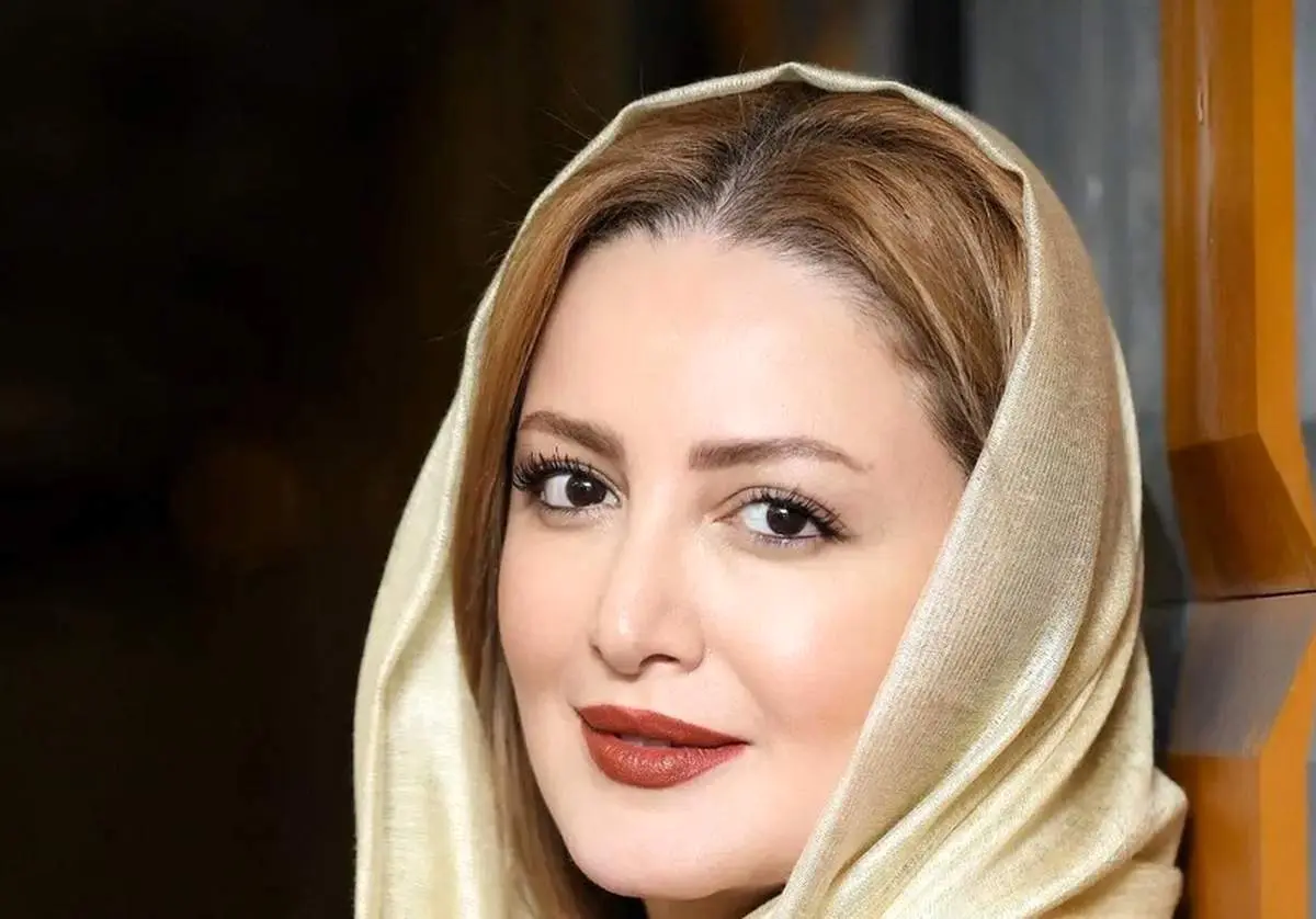 «شیلا خداداد» در 34 سالگی و به همراه پسرش؛ سال 1393