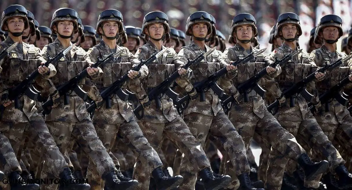 ماجرای ساعت عجیب روی مچ سربازان ارتش چین چه بود؟ +عکس