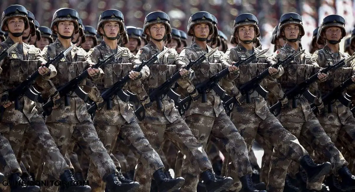 ماجرای ساعت عجیب روی مچ سربازان ارتش چین چه بود؟ +عکس