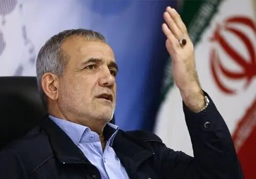 نماز خواندن روحانی، سیدحسن خمینی، رئیسی و محسنی اژه ای پشت سر رهبری