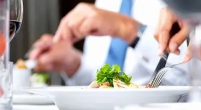 قواعد غذا خوردن در رستوران به زبان بین المللی+ فیلم