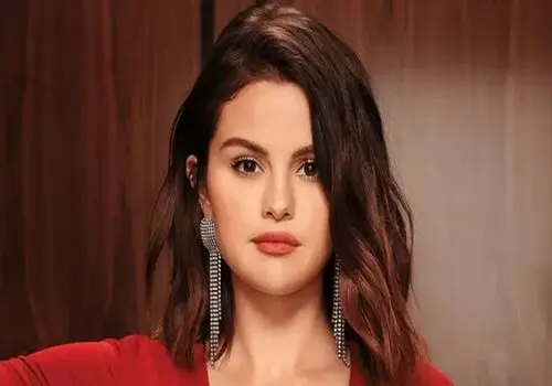 ماه عسل ساده و عاشقانه سلنا گومز و بنی بلانکو در سواحل کالیفرنیا+ تصاویر 