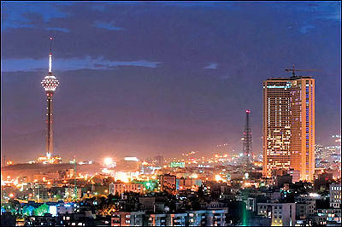 چراغ‌های برج میلاد به یاد شهدای مظلوم حادثه تروریستی کرمان خاموش شد+ فیلم