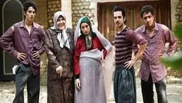 عکس عاشقانه بازیگر سریال وضعیت سفید با دخترش