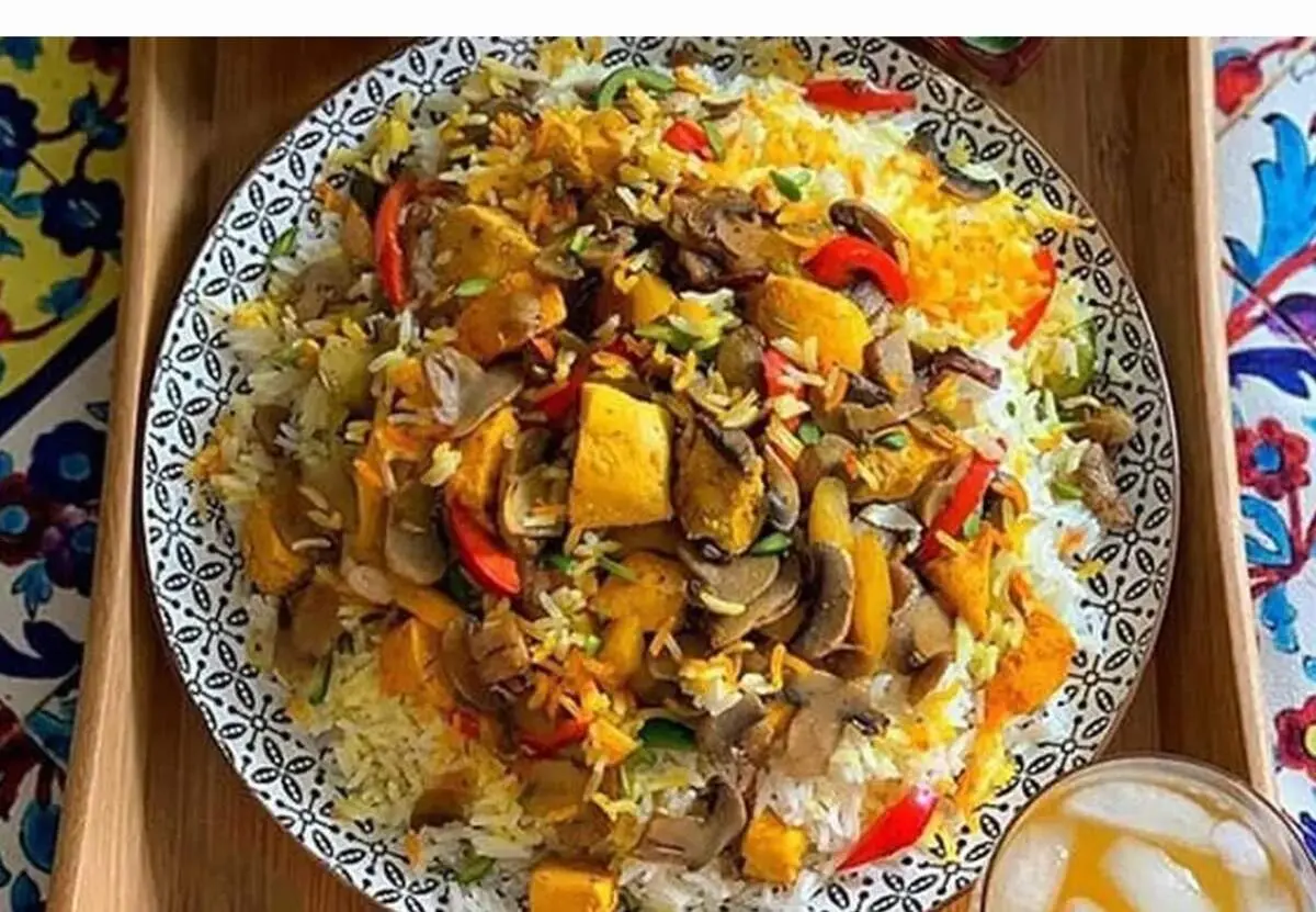 طرز تهیه قارچ پلو با مرغ، پلو مخلوط خوشمزه و مقوی