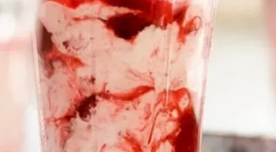 چطور با چند ماده دم‌دستی یک دسر چشمگیر بسازیم؟