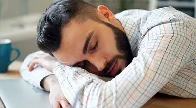 چرت علمی: چگونه خواب کوتاه حافظه، تمرکز و سلامت قلب را تقویت میکند