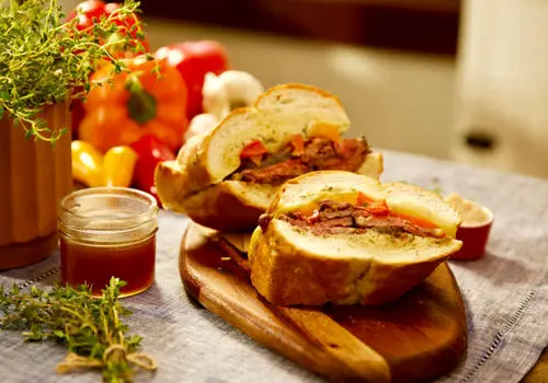 طرز تهیه ساندویچ پاسترامی گرم خانگی