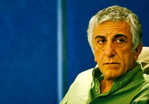 رضا کیانیان: برای حضور در خانه ای روی آب در ۵۰ سالگی ۲۰ کیلو اضافه کردم/ویدیو 