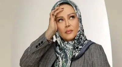 دراز کشیدن بهاره رهنما وسط خیابان در خارج از کشور
