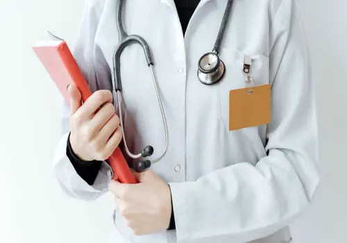 واکنش نظام پزشکی به بازداشت کادر درمان/ ادعای اعدام پزشکان تکذیب شد