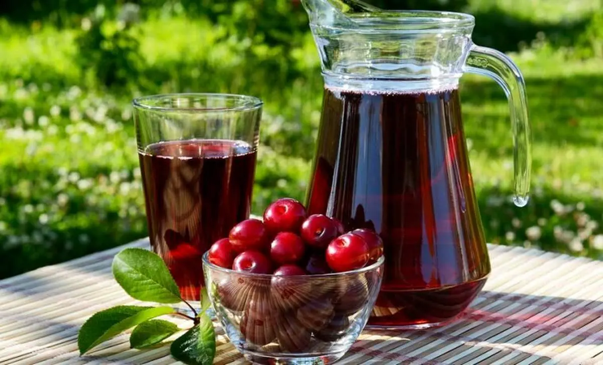 طرز تهیه شربت آلبالو بدون شکر