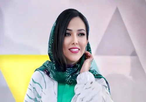 لیلا اوتادی کنار جواد افشار در پشت‌صحنه «گاندو»