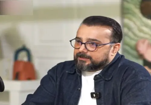 سبزی پاک کردن سپند امیر سلیمانی پشت ترافیک داخل ماشین/عکس