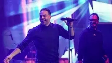 لحظه خواستگاری سیامک عباسی از یک دختر در کنسرت/ویدیو 