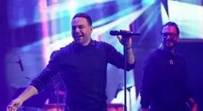 لحظه خواستگاری سیامک عباسی از یک دختر در کنسرت/ویدیو 