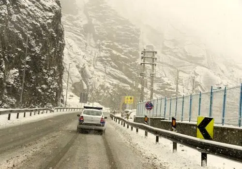 جاده کرج - چالوس و آزاد راه تهران - شمال بسته شد