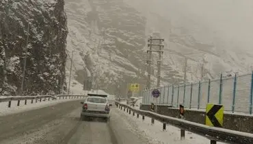 مسدودیت جاده چالوس به دلیل برف سنگین
