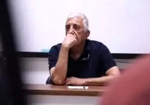چهره مشهور به رضا کیانیان لقب «وسط‌ باز» داد/ویدیو 