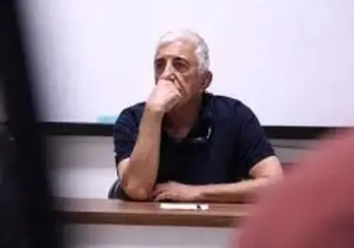 قاب خانوادگی رضا کیانیان در کنار خواهرش