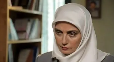 رویا جاویدنیا با تیپ پاییزی، مفهوم پیری را به چالش کشید: ۶۰ سالگی و استایلی فراتر از زمان!