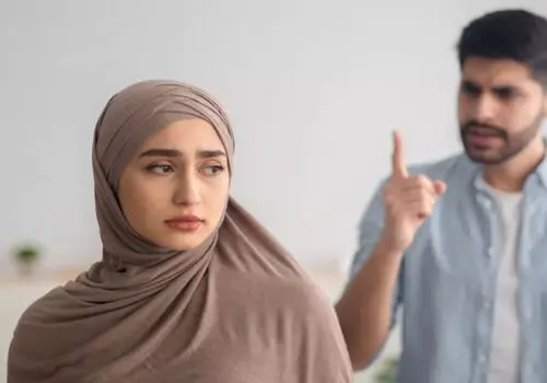 پنهان‌کاری در رابطه؛ وقتی عشق در سایه می‌ماند