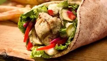 ساده‌ترین ساندویچ مرغ را با یک روش تازه درست کنید