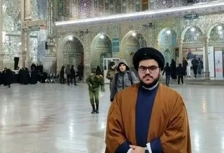 معمم شدن پسر شهید سید حسن نصرالله به دست رهبر انقلاب + عکس