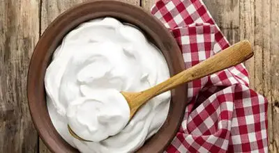 ۸ خاصیت شگفت‌انگیز ماست گاومیش برای بدن
