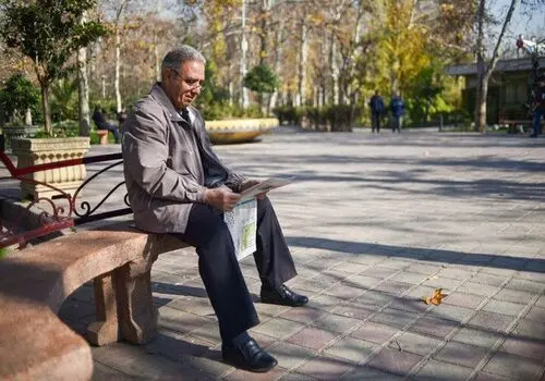 خبر خوش برای بازنشستگان/مرحله جدید واریز وام ۵۰ میلیونی؛ اولویت با چه کسانی است؟

